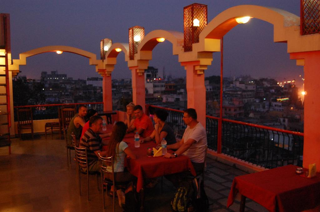 Puja pensión Varanasi Exterior foto