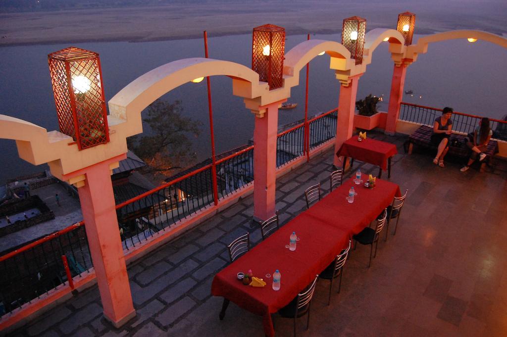 Puja pensión Varanasi Exterior foto