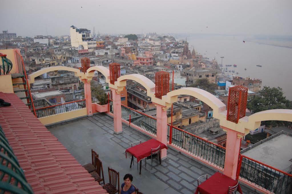 Puja pensión Varanasi Exterior foto