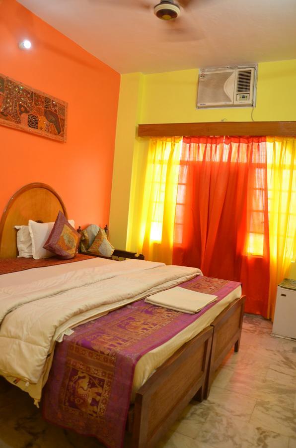 Puja pensión Varanasi Exterior foto